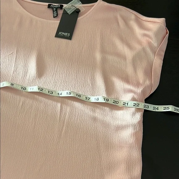 JONES NEW YORK Hammered Satin Crew Neck Short Sleeve Side Button Blouse - Picture 7 of 13